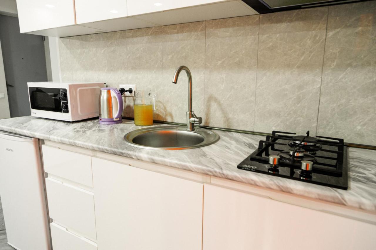 טביליסי Apartment "B" With A Separate Bedroom מראה חיצוני תמונה